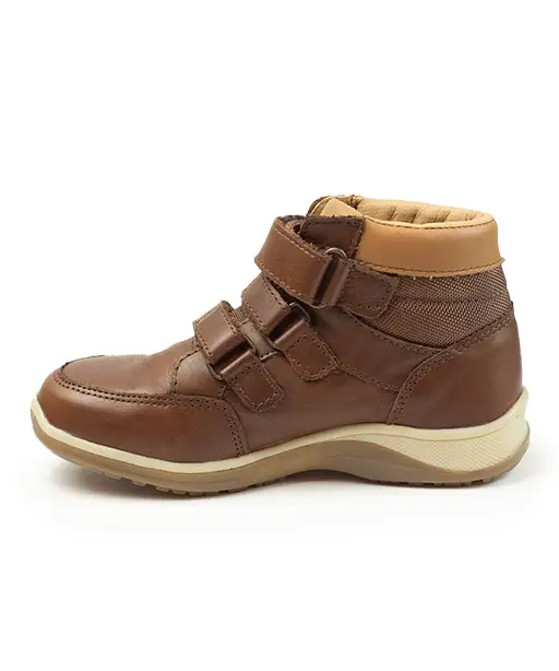 bota niño de cuero lateral